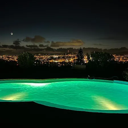 Сasa de vacaciones Con Piscina Y 2000 M De Jardín Vigo