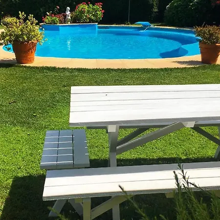 Сasa de vacaciones Con Piscina Y 2000 M De Jardín *