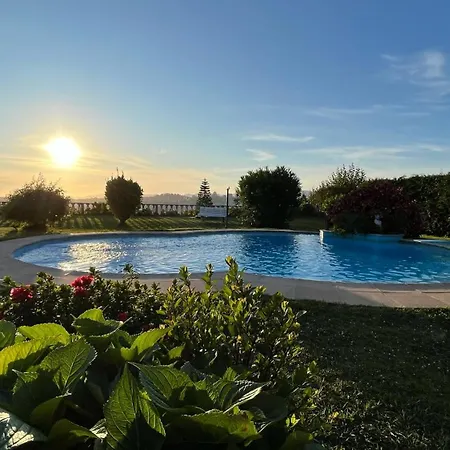 Con Piscina Y 2000 M De Jardin * فيجو