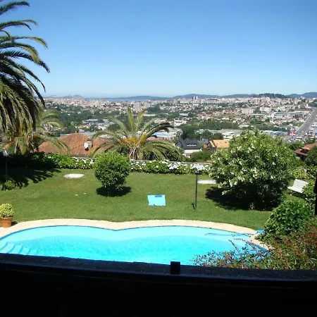 Con Piscina Y 2000 M De Jardín