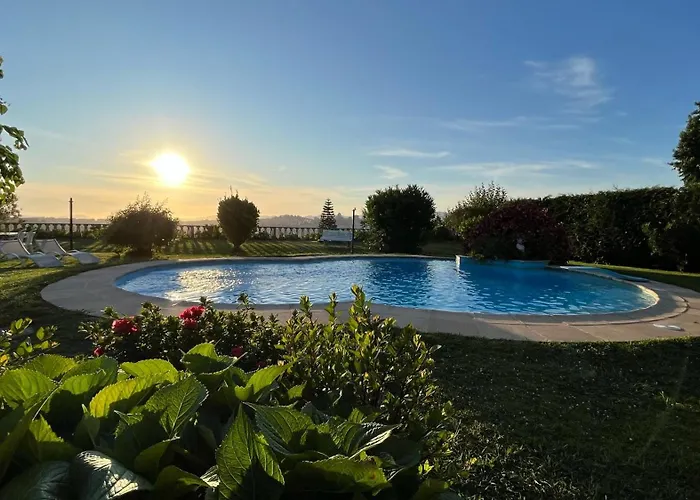 Con Piscina Y 2000 M De Jardin * Vigo