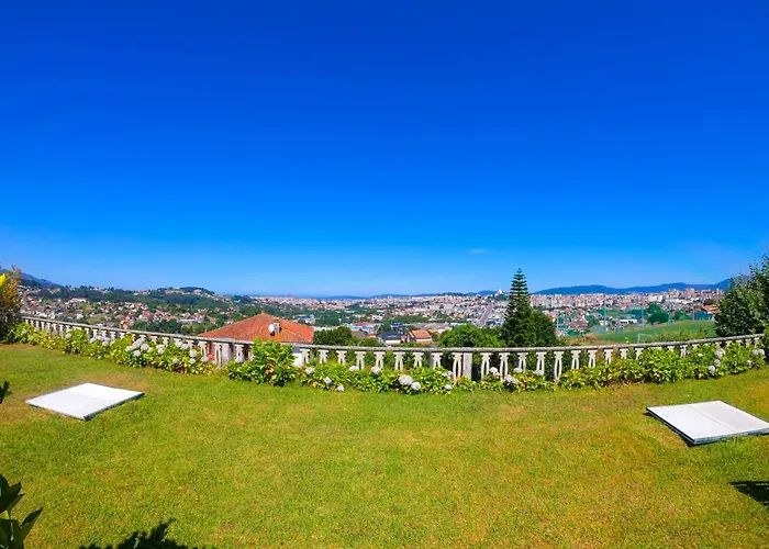 Con Piscina Y 2000 M De Jardin * Vigo