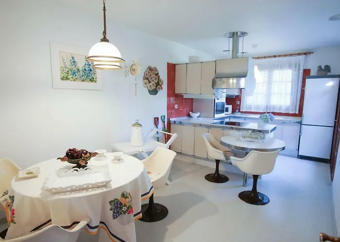 Tatil Evi Con Piscina Y 2000 M De Jardin